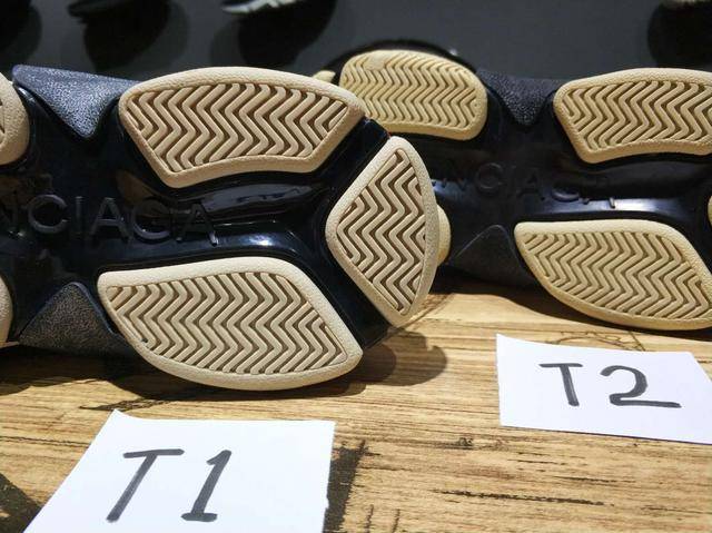 巴黎世家老爹鞋Triple-S女神粉真假版对比图