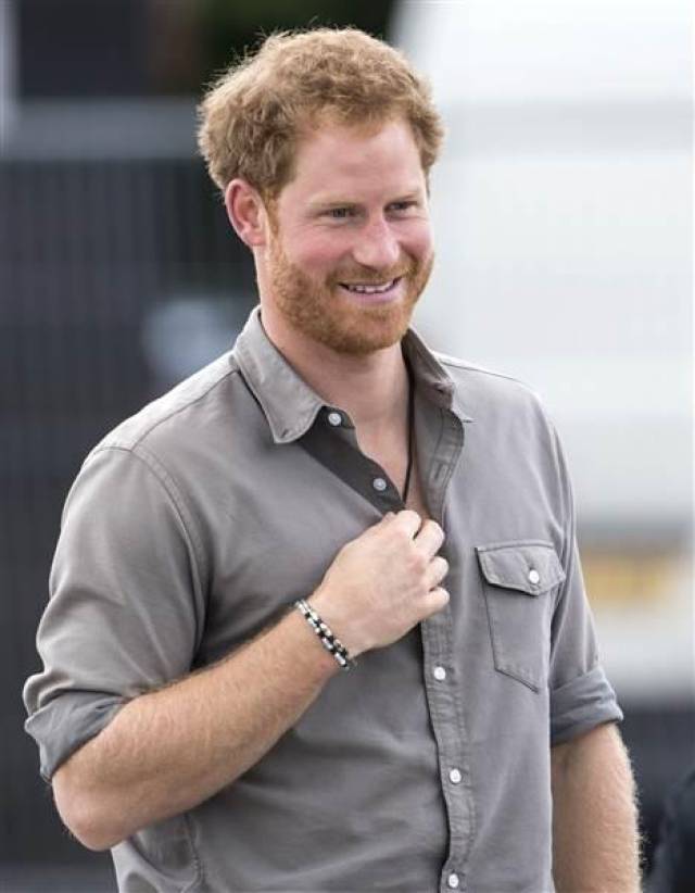 英国威廉王子换了新发型,他在要秃的路上越走越远了