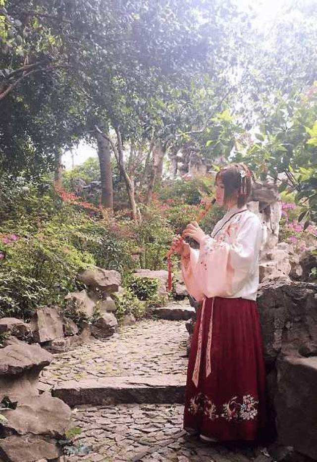 主播轩墨宝宝一张照片众人开车,就连cc酱都称赞:咱墨吹的真好!