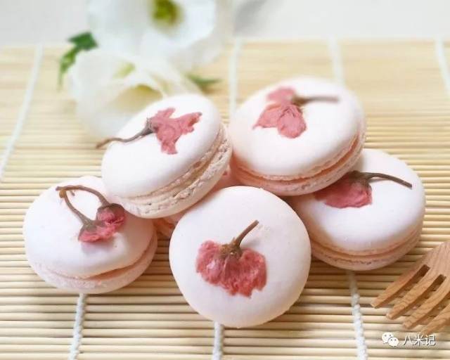 闲来无事泡个樱花茶,吃点樱花饼,来口樱花面,吃点樱花饭,饭后来个