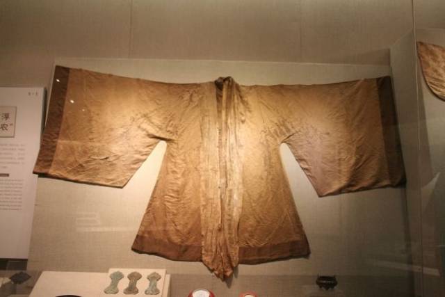 古代人把东西放在袖子里,为什么不会掉下来?看完感叹古人智慧