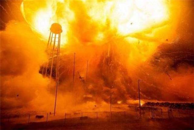 赫鲁晓夫出访要放导弹争面子,火箭军元帅违章