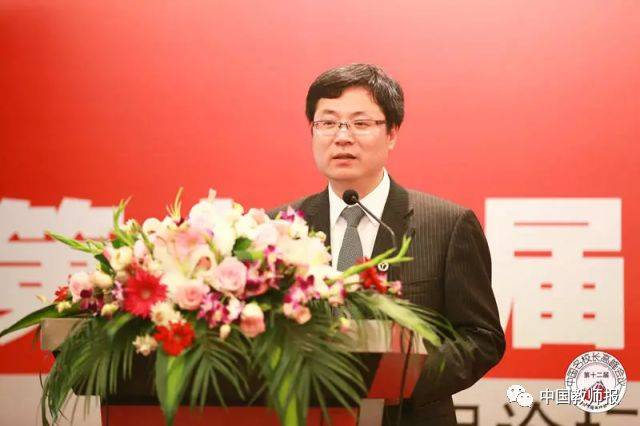 裘建浩 浙江省宁波市效实中学校长