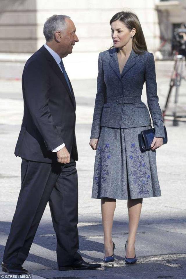 西班牙王后莱蒂齐亚陪同国王欢迎葡萄牙总统,