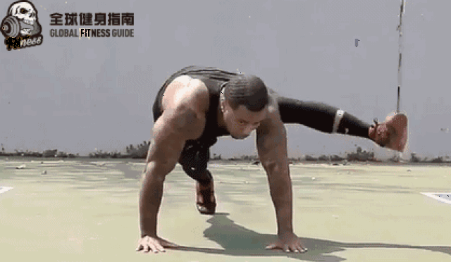 chadoy leon 牙买加的健身男模 也是当地知名的健身教练 别看这一身