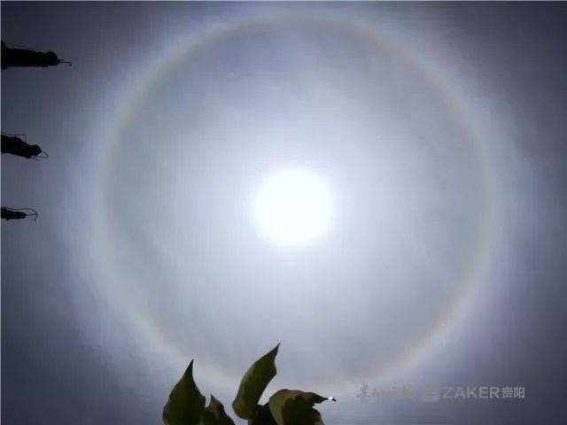 民间有 " 日晕三更雨,月晕午时风 " 的说法,如果出现日晕的话,夜半