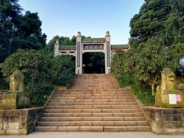 云篆山旅游风景区位于巴南区鱼洞境内,是重庆老"巴渝十二景"和"巴南