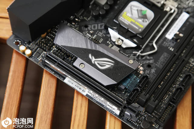 颜值依旧在线 华硕 rog strix h370-i 主板开箱