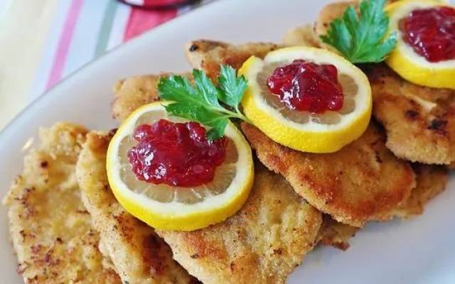 “你冷静得像个黄瓜”!Food英语用处多，除了吃，