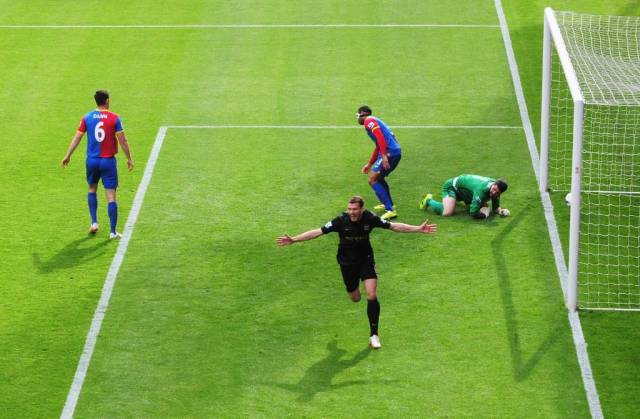 默默付出!21世纪历届英超冠军的无名英雄