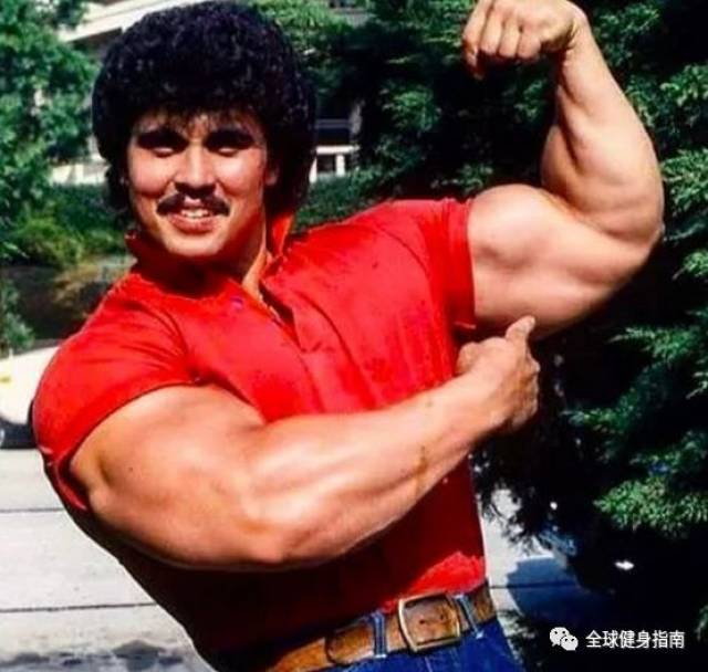 运动员 在药物的使用还不够普及 这是自然健美的状态 90年代的德尔