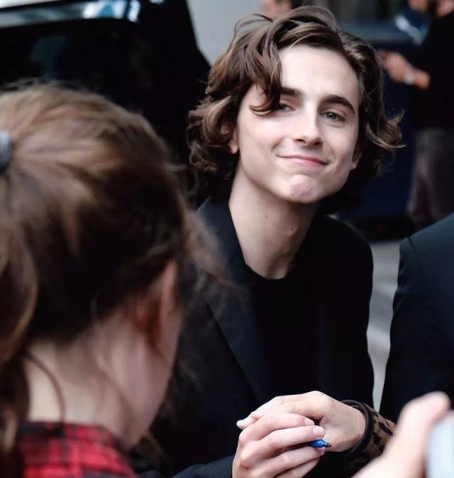 "甜茶"——提莫西·查拉梅(timothée chalamet)