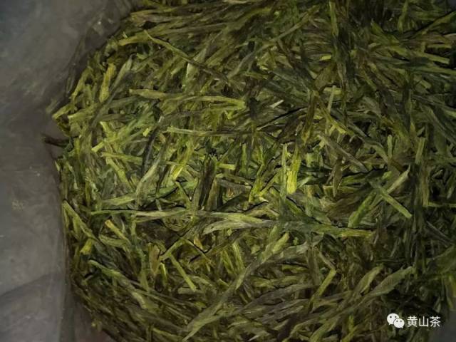 茶叶品种:黄山毛峰和太平猴魁 茶叶产地:太平湖镇汪王岭村 茶叶产量