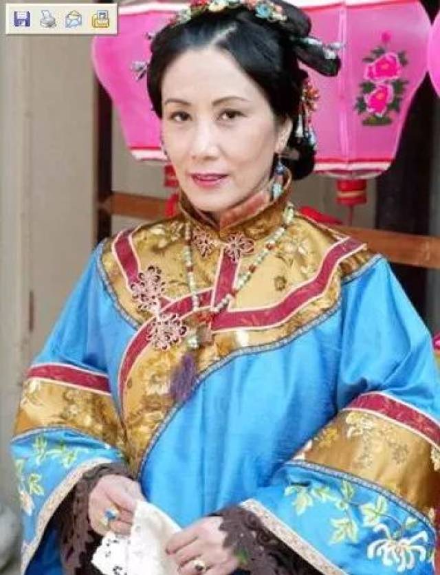 陈老是上海人,解放前举家迁居香港,早年在邵氏拍戏,多见以武侠剧