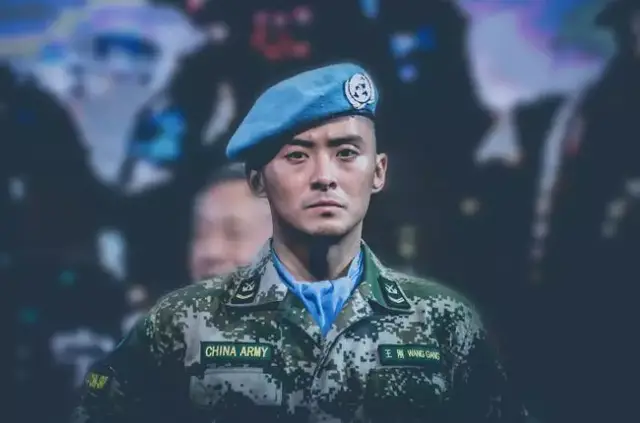 军事题材电影最好的时代,《中国蓝盔》沈浩如何再现当代维和军人?