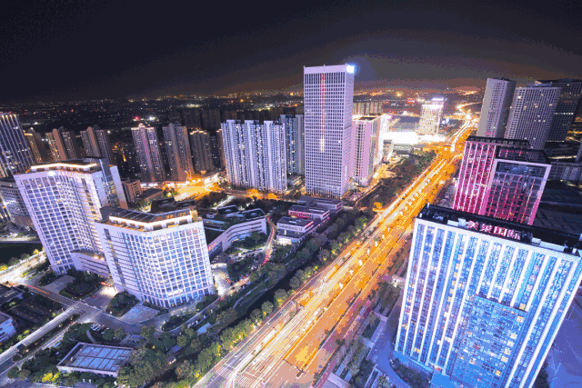 迎宾路已点亮,南大街夜景即将亮相!