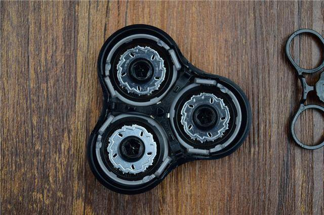 售价199元!双环刀网+IPX7级全身防水,小米剃须