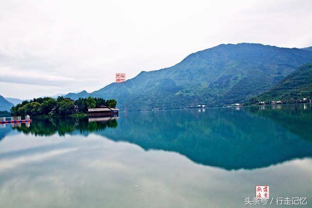 那份风景那份情怀…… 马湖风景区,位于四川凉山彝族自治州雷波县境内