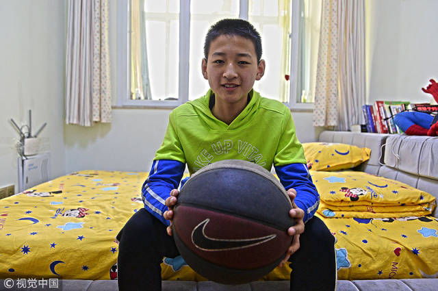 汶川地震十周年:敬礼娃娃郎铮长成少年 曾经