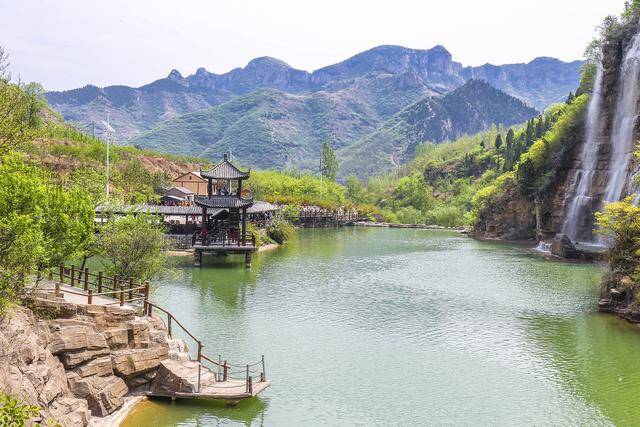 黄花溪,一个青山碧水,飞瀑流泉的"北方九寨沟"