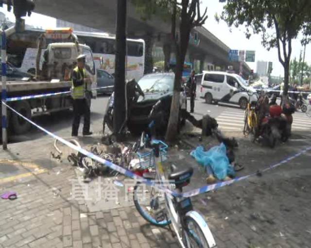 【独家监控】南京发生惨烈车祸,监控拍到可怕一幕!肇事司机说