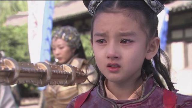 宋祖儿回眸杀迷倒众网友，史上颜值最高的“哪吒”已长成邻家美女