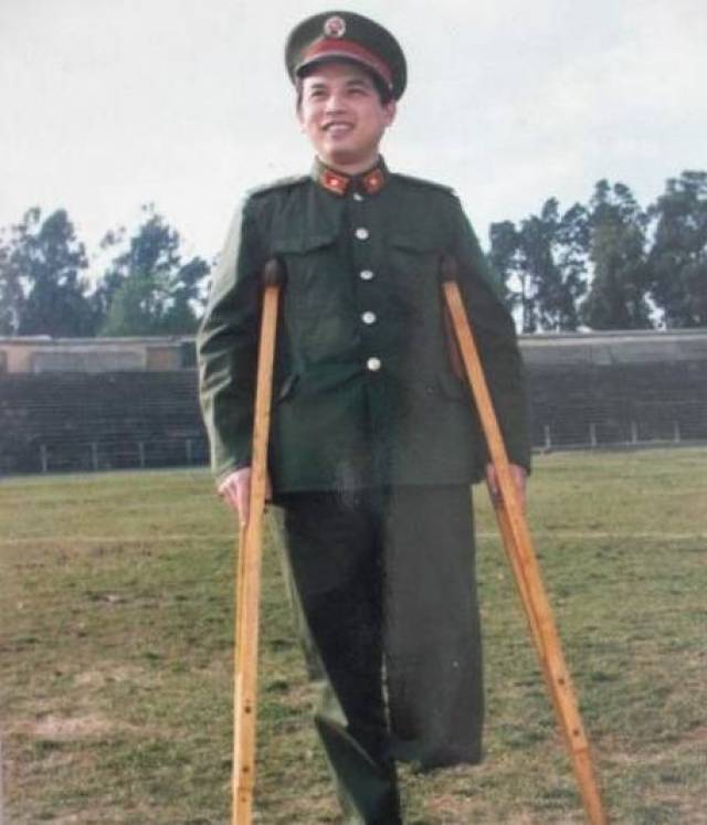 走红之后的徐良被各大媒体邀请,然而紧接着就被"有心人"爆出他开价