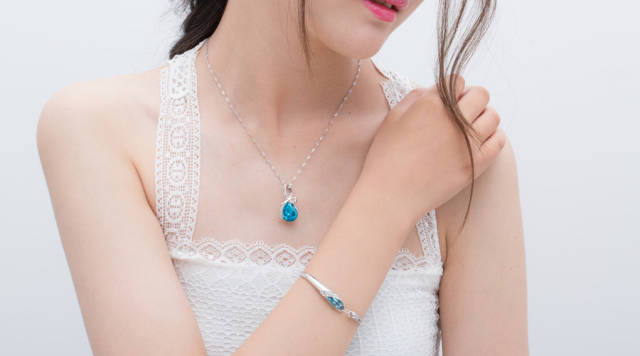 早上起床脖子疼,怎么睡才能不疼