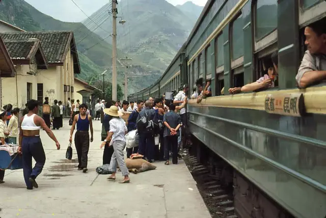 《80年代的火车站》