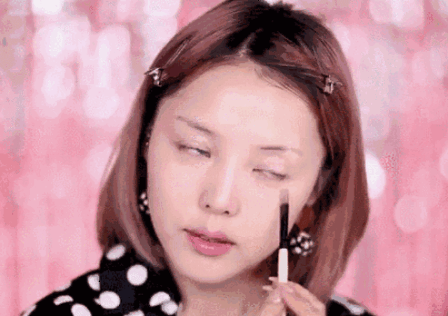 《远大前程》张俪的媚眼红唇妆美得让人惊艳