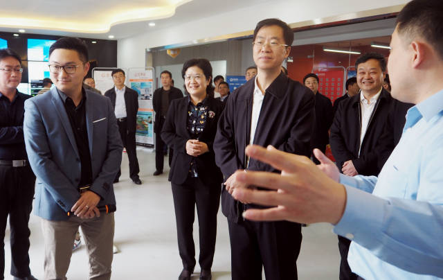 徐州市委副书记,代市长庄兆林一行莅临平台视察工作