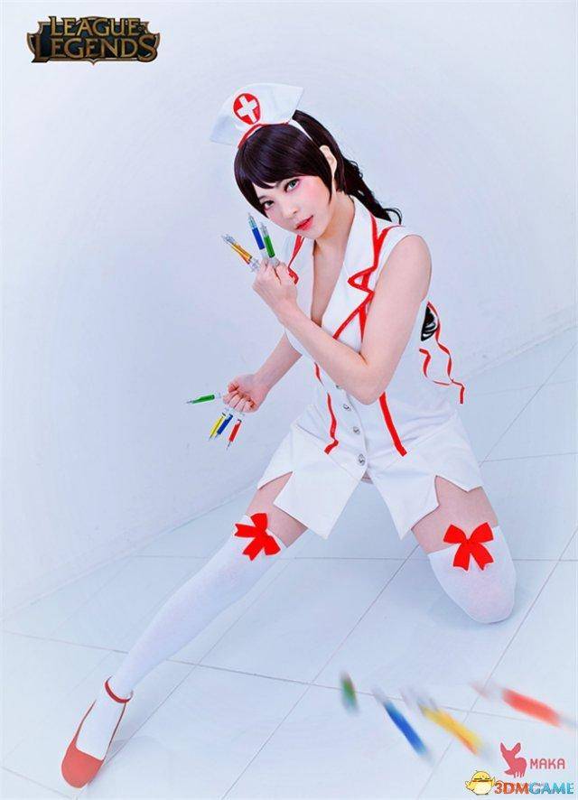 韩美女cos《英雄联盟》阿卡丽 性感护士给你打针