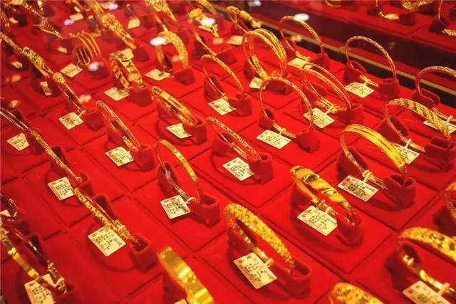 南阳哪家黄金珠宝店"五一"活动搞得那么大!
