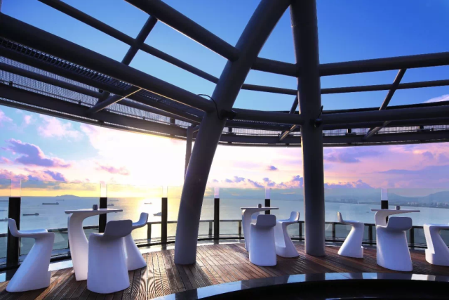 sky lounge operaton hours:   :00-01:00 venue: 33rd floor