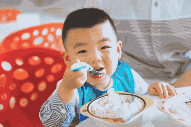 宝宝 壁纸 儿童 孩子 小孩 婴儿 640_426 gif 动态图 动图