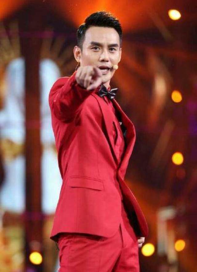 娱乐圈穿红衣服最帅的男星,李易峰王凯上榜,第一名不是鹿晗!