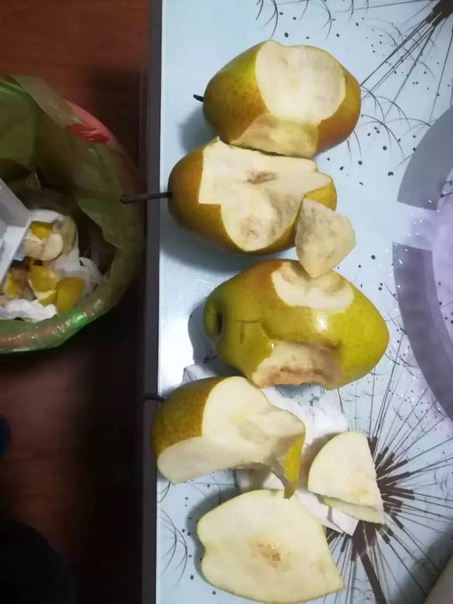 郁闷!永安某超市买的香梨外观都很好,可咬进去都烂了