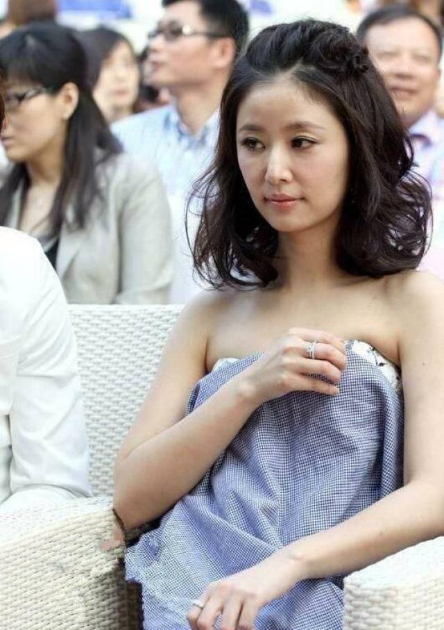 明星尴尬而奇葩的穿帮镜头,不笑都不行