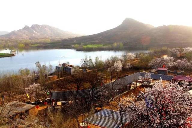 牛王寨是一处集登山涉险,垂钓戏水,赏花怡情于一体的独特风景旅游区.