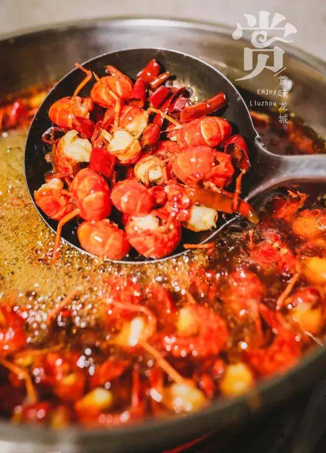 辣嘴不辣心的小龙虾,直接藏进海鲜市场里,奢时小食送你超美味!