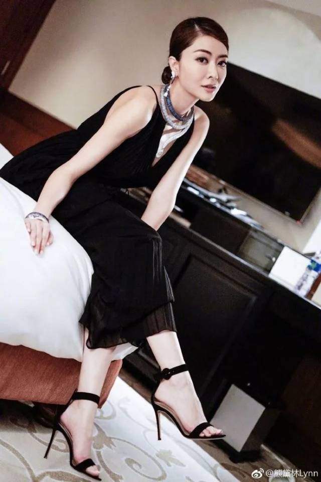 被嘲讽整容、拍三级片,甩掉天王嫂称号的她,如今却成为人生