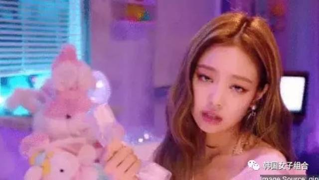 绝对不绑双马尾上舞台?blackpink jennie直播公开理由!