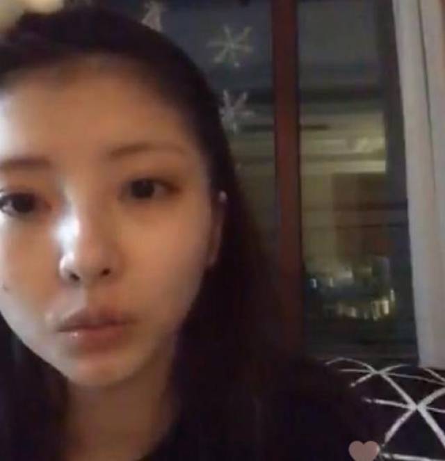王思聪最接地气的前女友,豆得儿素颜戴牙套出镜,很土很老很真实