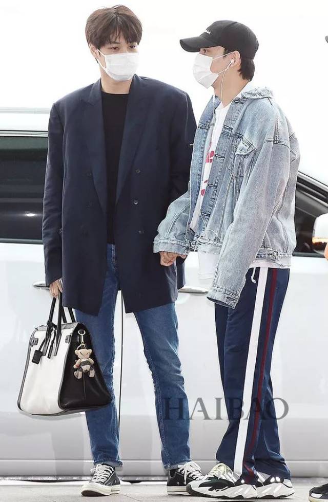 exo组合成员金钟仁,金钟大2018年4月5日韩国仁川机场街拍:准备前往