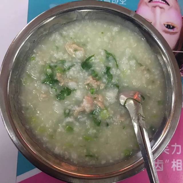 下午:芥菜瘦肉粥5元