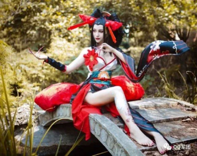 阴阳师可谓是一款比较火的的游戏,凭借它唯美的画风,独具特色的式神