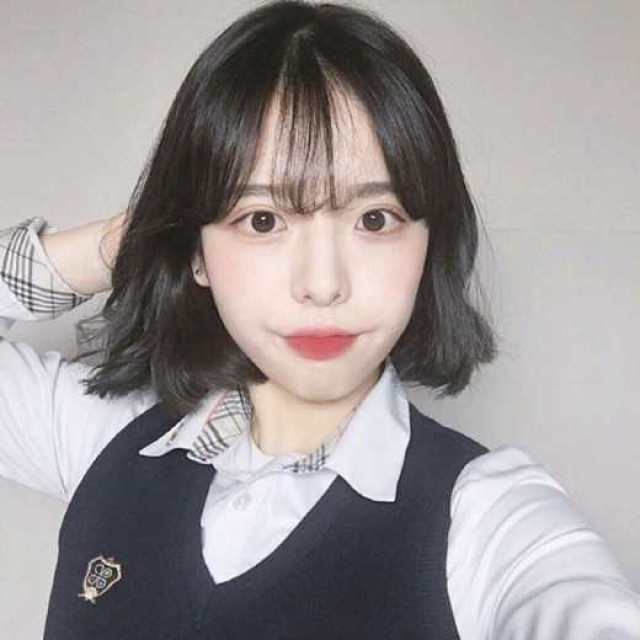 女学生短发发型图片,可爱短发瘦脸减龄