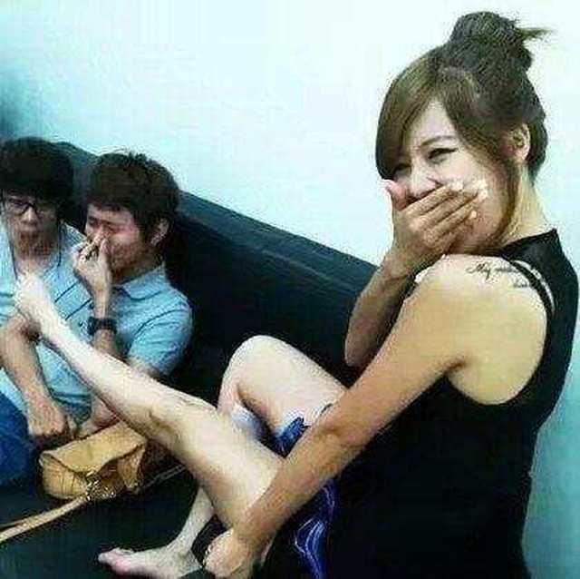 骚年,女神的这个动作一般人是看不到的!