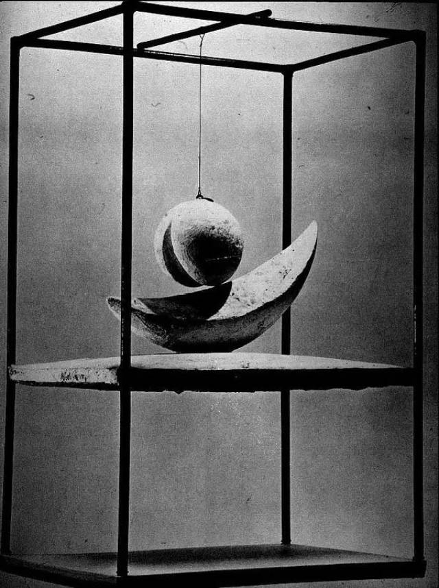 贾科梅蒂的超现实主义雕塑作品 比如在超现实主义时期的作品中, 他就