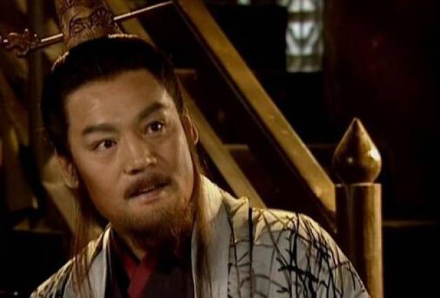 岳不群三句话两个坑金庸妙笔写透伪君子